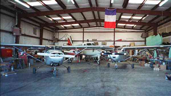 AZ_aircraft.jpg (22929 bytes)