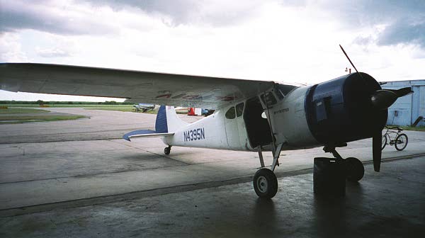 Cessna195.jpg (23781 bytes)